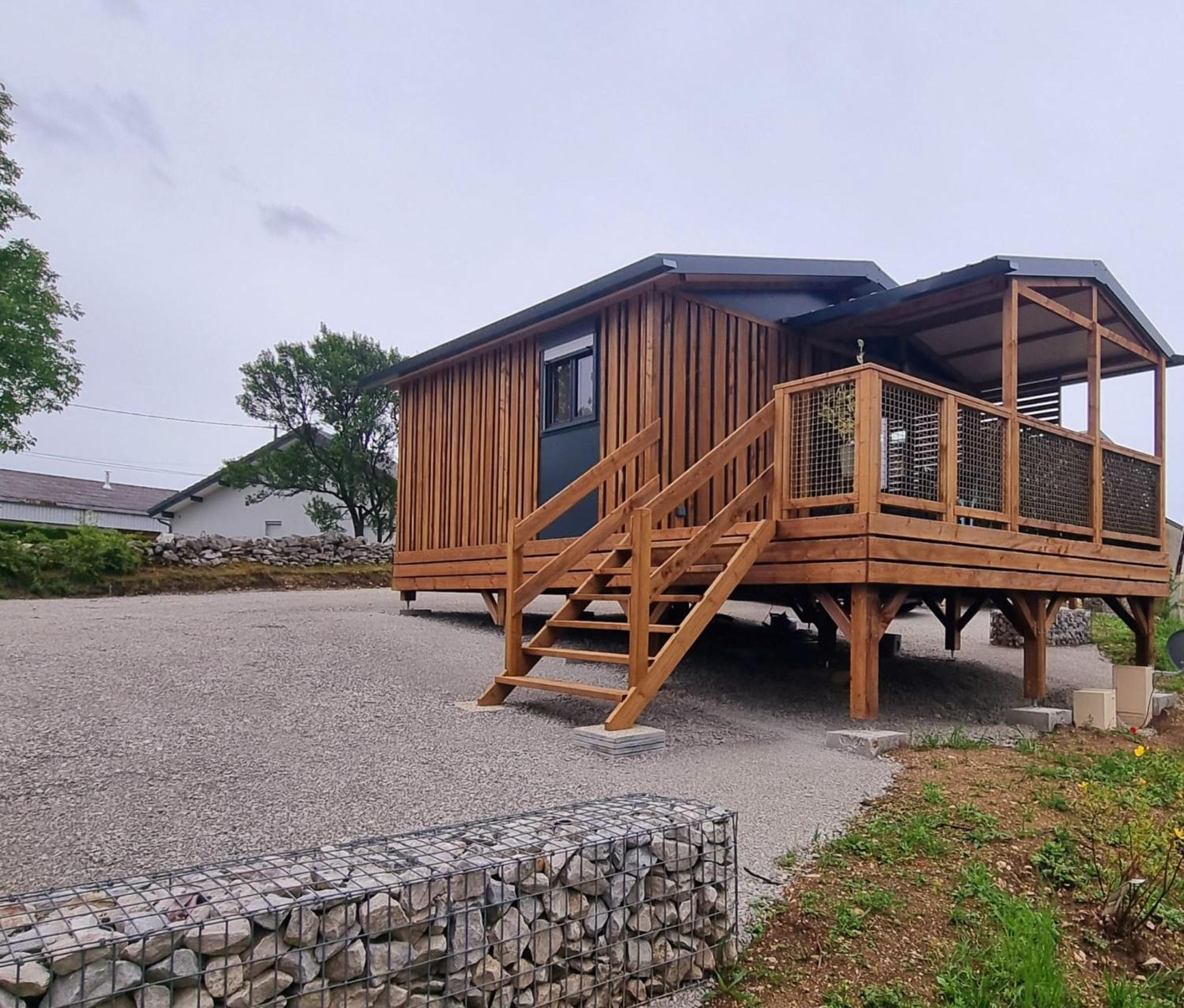 Les Lodges D'Emeraude Maisod Bagian luar foto